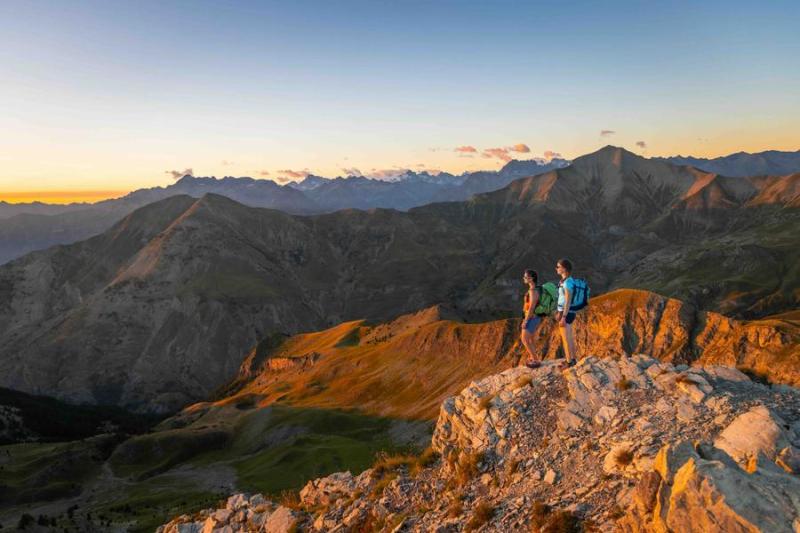 Montée au sommet du Piolit dans le Champsaur - Vue drone sur le sommet du Piolit dans le Champsaur