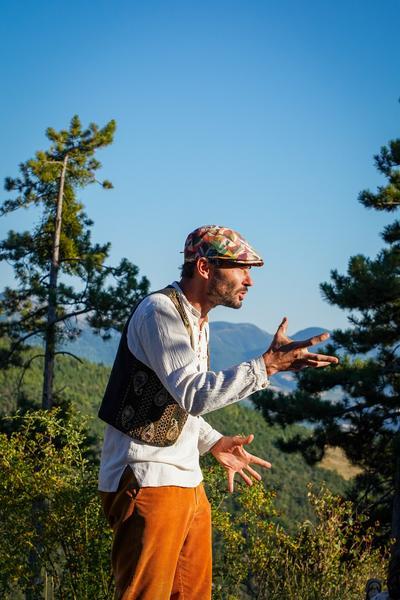 Rendez-vous de l'été : Contes et légendes des demoiselles coiffées._Théus