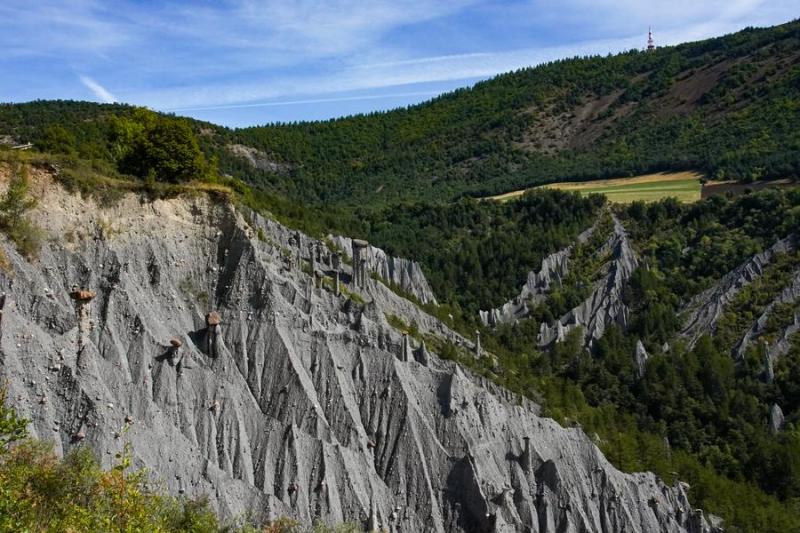 Rendez-vous de l'été : Visite décalée en van rétro._Rousset-Serre-Ponçon