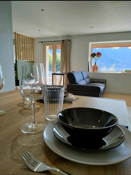 Coin repas - Le Plongeoir SAVINES-LE-LAC - Coin repas - Le Plongeoir SAVINES-LE-LAC