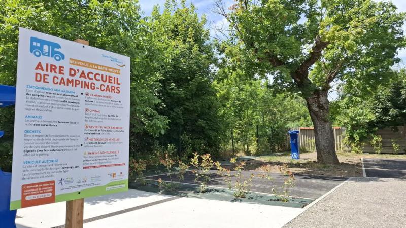 Aire de camping-car de la Bâtie-Neuve_La Bâtie-Neuve - Aire de camping-car de la Bâtie-Neuve_La Bâtie-Neuve