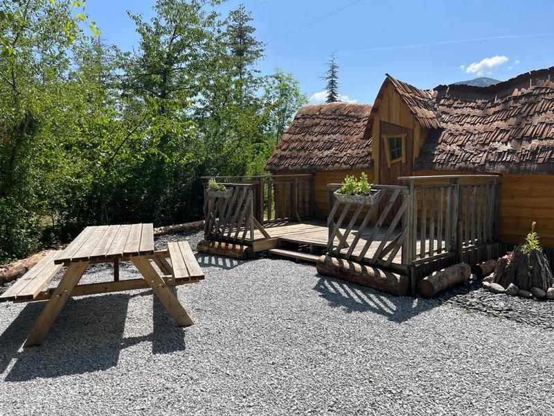 Camping les écolodges des 3 lacs : Hébergements insolites._Rochebrune