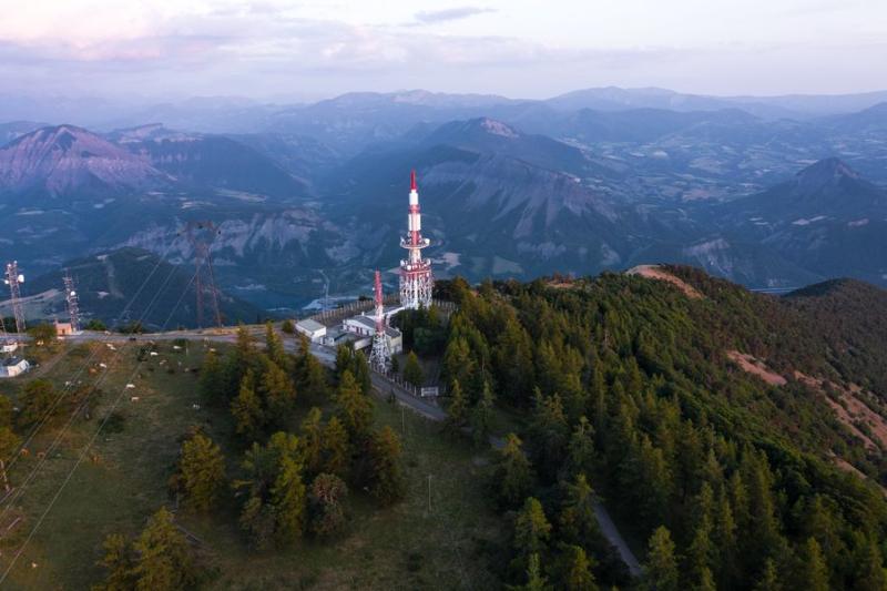Le Mont-Colombis et son radar météo - Le Mont-Colombis et son radar météo