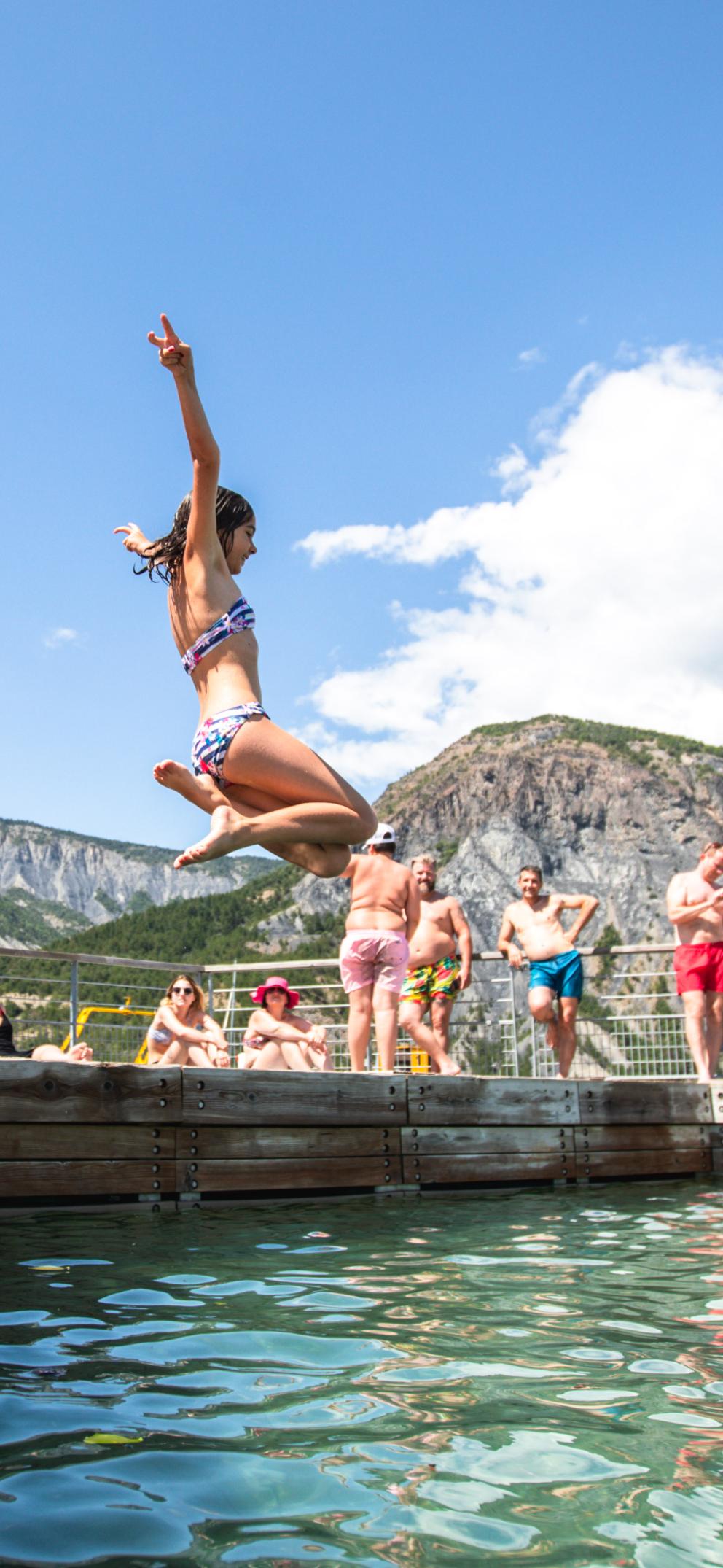 Piscines flottantes de Bois vieux au lac de Serre Ponçon