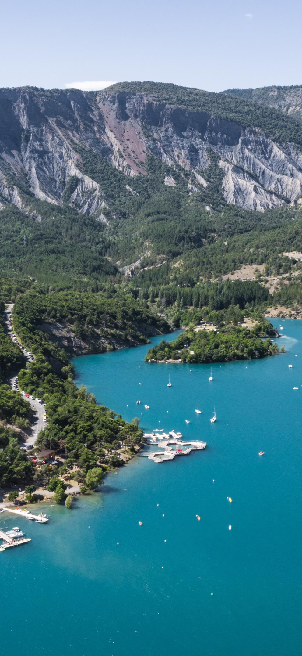 Plage de Bois au Lac de Serre Ponçon 