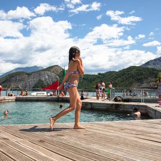 Piscine flottantes surveillées plage de bois Vieux Lac de Serre Ponçon 