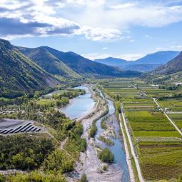 De la Durance aux trois lacs vue du ciel. 