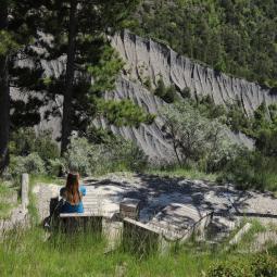 demoiselles coiffées de Théus 