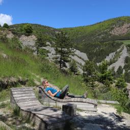 demoiselles coiffées de Théus 