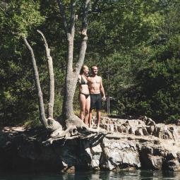 crique sauvage du lac de Serre Ponçon 