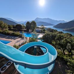 Camping avec piscine au lac de Serre Ponçon 