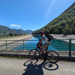 vélo en famille le long de la Durance 