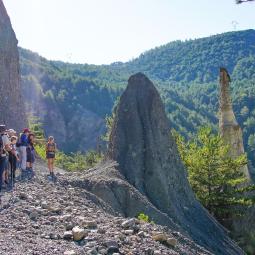 Randonnée guidée risque naturels autour du torrent de Trente pas à Rousset Serre Ponçon. 
