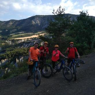 Randonnée famille - Mountain Evasion ROUSSET-SERRE-PONCON - Randonnée famille - Mountain Evasion ROUSSET-SERRE-PONCON Randonnée famille - Mountain Evasion ROUSSET-SERRE-PONCON - Randonnée famille - Mountain Evasion ROUSSET-SERRE-PONCON