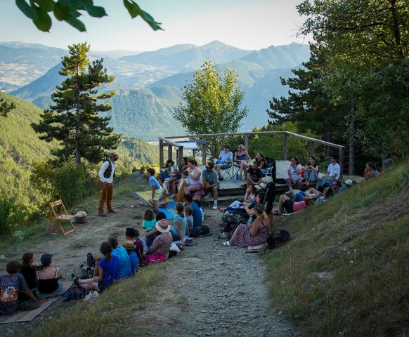 contes au demoiselles coiffées 
