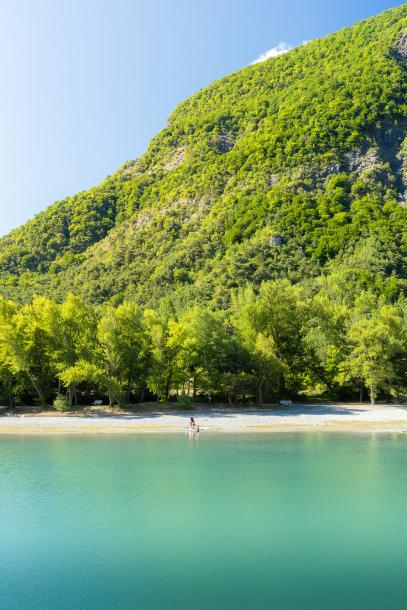 La base de loisirs des 3 lacs à 20 min de Gap et à 10 min du lac de Serre Ponçon. Un plan d'eau au bord de la Durance 